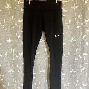Nike Black Leggings with Pockets and Mesh